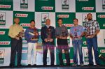 Sachin Tendulkar, Mohinder Amarnath, Rahul Dravid, Virender Sehwag, Yusuf Pathan at Castrol Cricket Awards in Grand Hyatt, Mumbai on 28th Jan 2011 (38).JPG